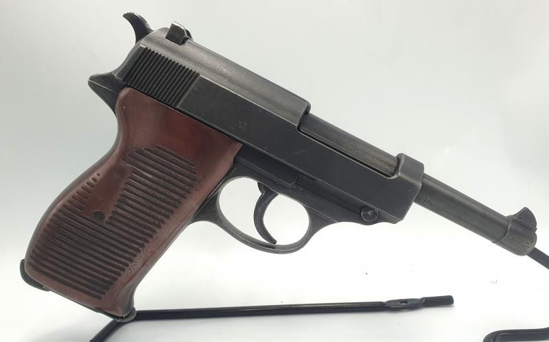 WALTHER P38 1945